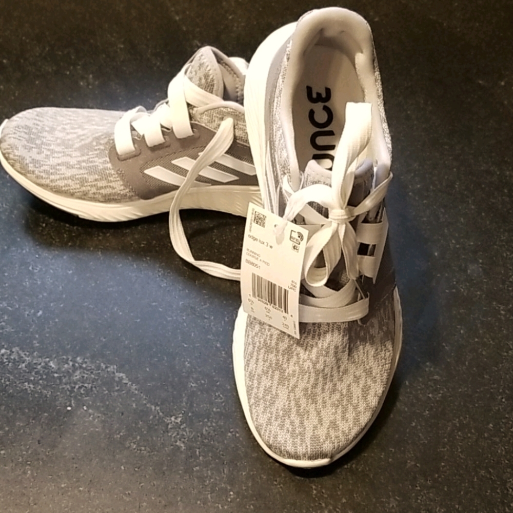 NWT ADIDAS Womens sneakers